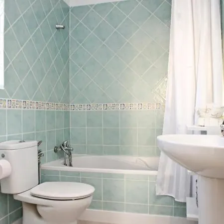 Paradise Court 24 * Адехе